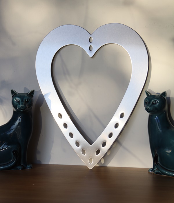Decorative Steel Hearts Hoddesdon